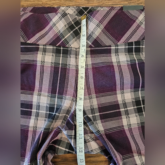 TORRID Plaid Pixie Cropped Pants NWT - Picture 5 of 8